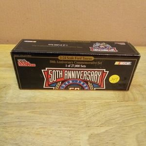 50th Anniversary Commemorative Set 1:24 Scale Ford Taurus